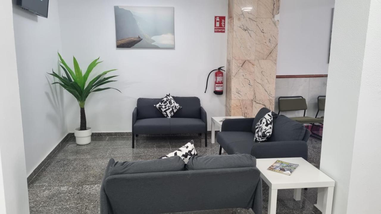 Hostal Nerjasol Bagian luar foto