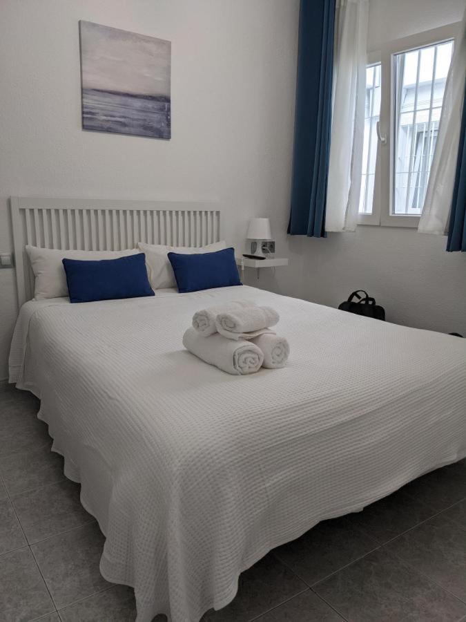 Hostal Nerjasol Bagian luar foto